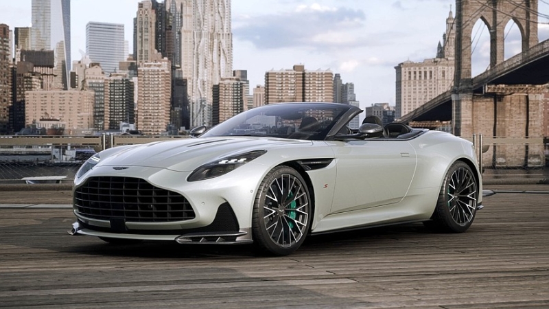 Aston Martin DB12 S: доработанное шасси и 700-сильный V8 с особо сочным звуком