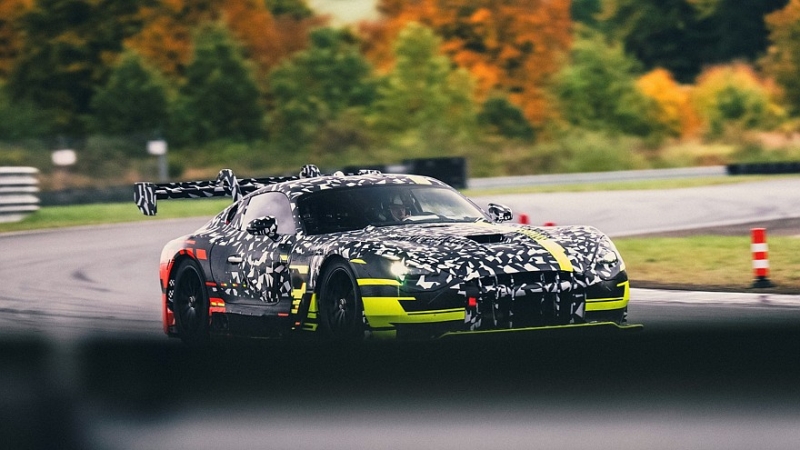 Длинный нос, высокий хвост: Mercedes-AMG готовит конкурента Porsche 911 GT2 RS