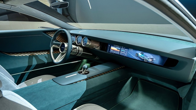 Эффектные новинки от Mazda: роторное кросс-купе и предвестник новой Mazda 2