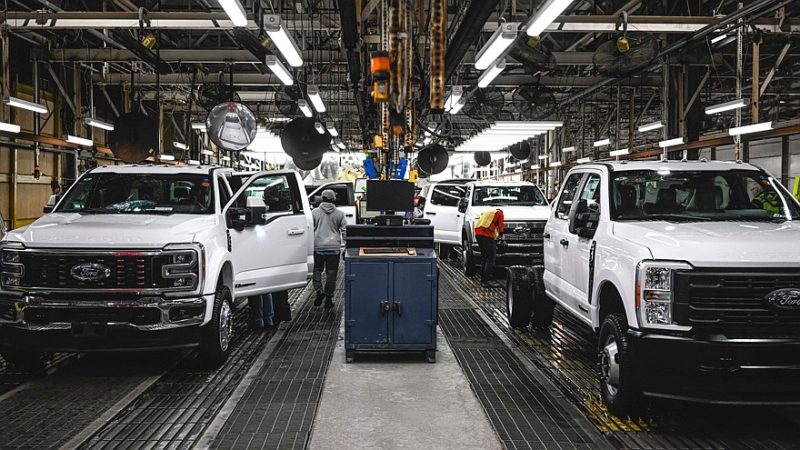 Ford наращивает производство пикапов F-150 и Super Duty, а выпуск Lightning будет на паузе