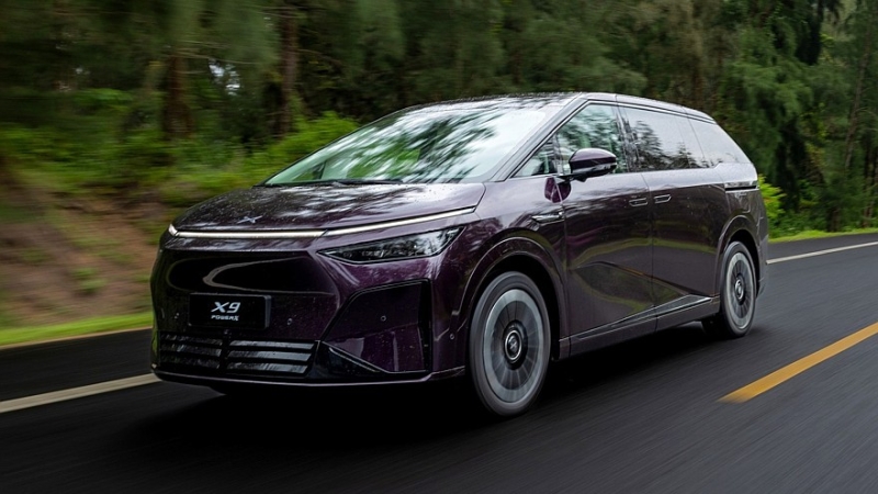 Гибридный минивэн Xpeng X9 EREV похвастался выдающейся дальнобойностью