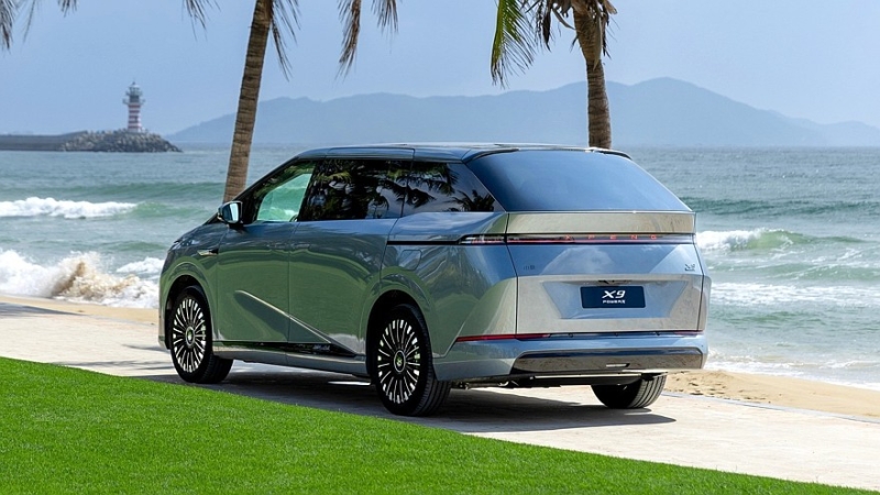 Гибридный минивэн Xpeng X9 EREV похвастался выдающейся дальнобойностью