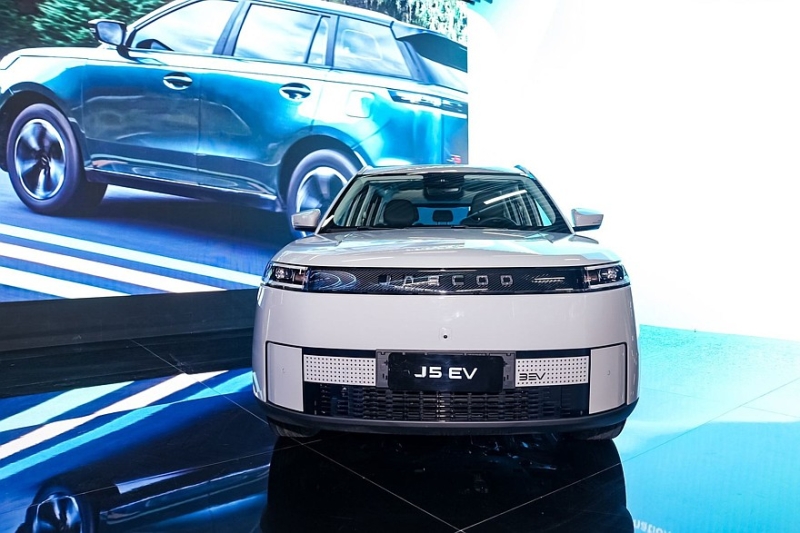 Jaecoo представил электрокар J5 BEV для поездок с питомцами