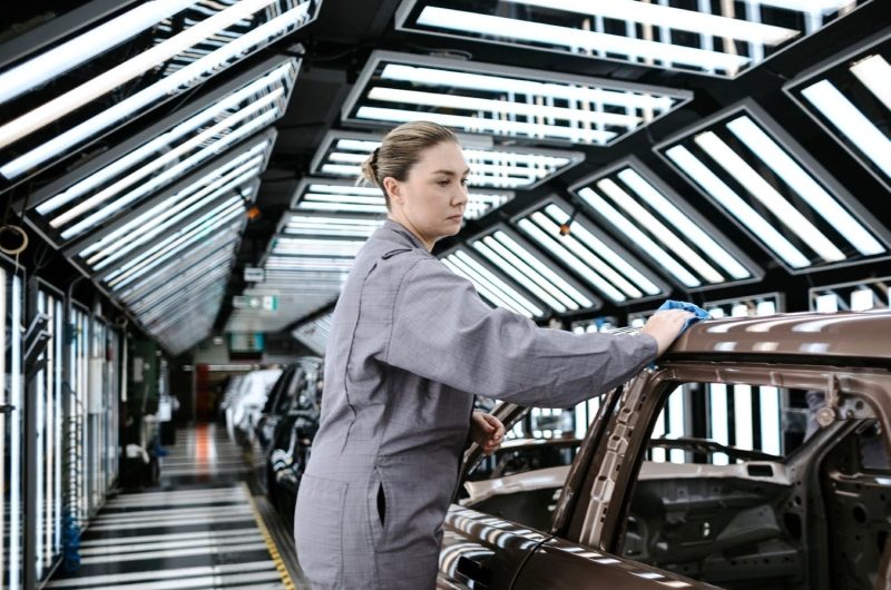 Jaguar Land Rover возобновляет производство после тяжелейшей кибератаки