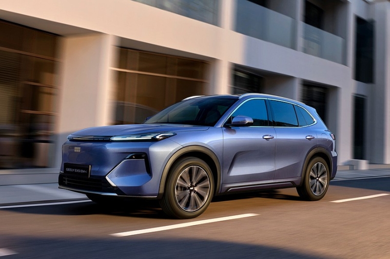 Кроссовер Geely EX5 EM-i для России: оснащение и техника