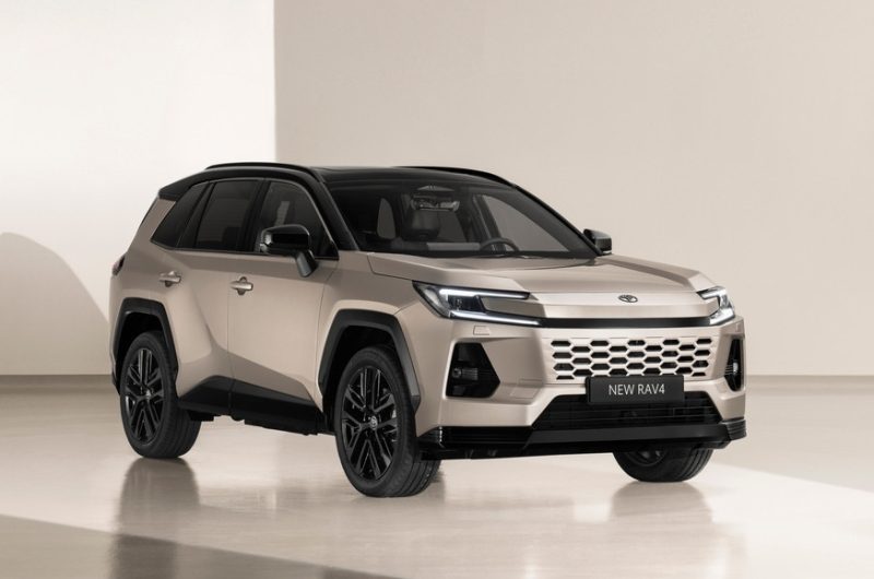 Кроссовер Toyota RAV4 нового поколения приготовился к старту продаж