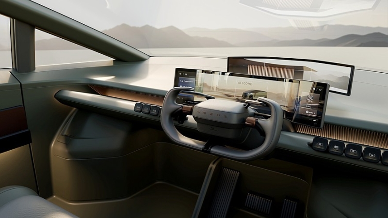 Lexus ищет новые форматы для флагманской модели LS, а новый суперкар показал интерьер