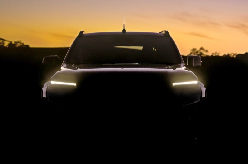 Новый пикап Nissan Navara на базе Mitsubishi L200: официальные кадры и дата премьеры