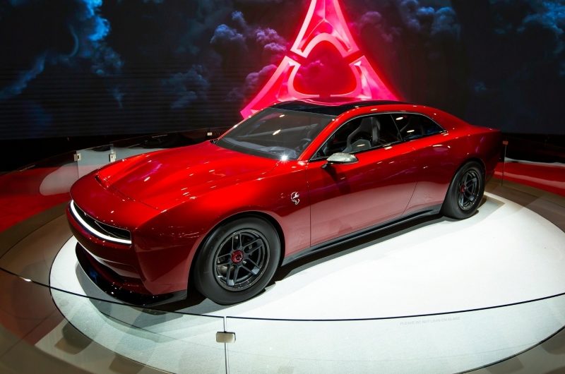 Самый мощный электрический Dodge Charger отменён, вместо него будет топ-версия с V8
