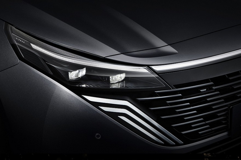 Седан Nissan Teana показал свой новый интерьер