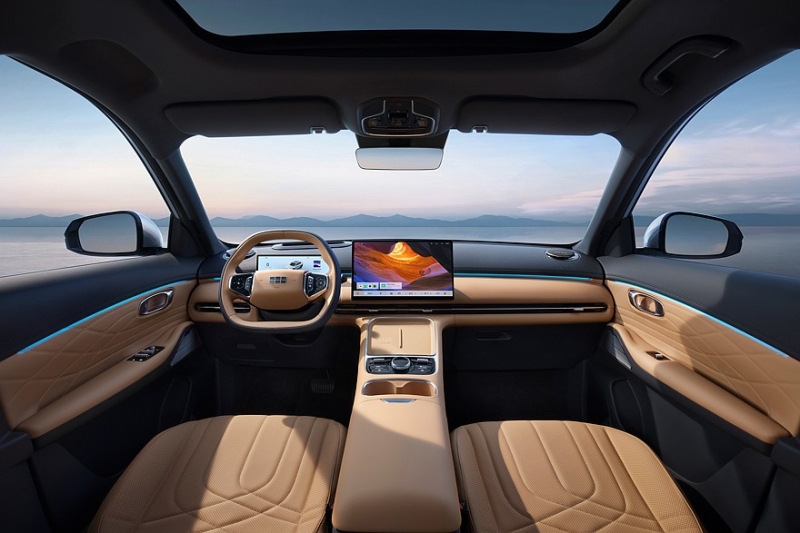 Стал известен состав комплектаций кроссовера Geely EX5 EM-i для российского рынка