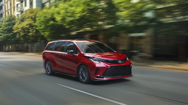 Toyota Sienna получила ряд полезных обновок и прибавила в цене