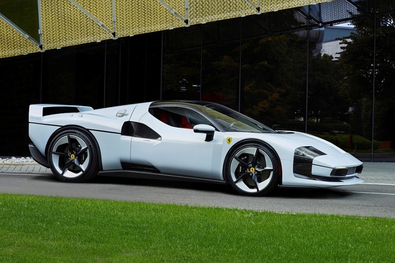 Уникальный суперкар Ferrari SC40: дизайн в духе Ferrari F40 и техника от Ferrari 296 GTB