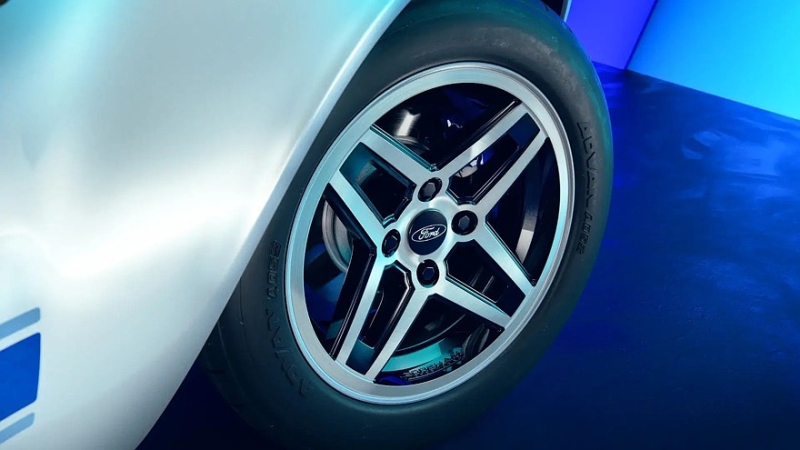 Двигатель нового Ford Escort Mk1 RS: атмосферник объёмом 2,1 л, 330 л.с. при 10 000 об/мин