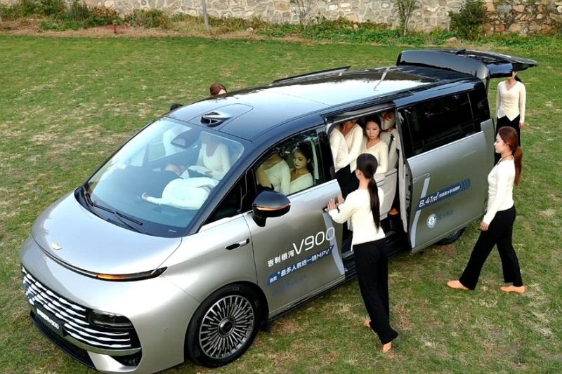 Geely Galaxy V900 готовится к старту продаж: минивэн уже установил необычный рекорд