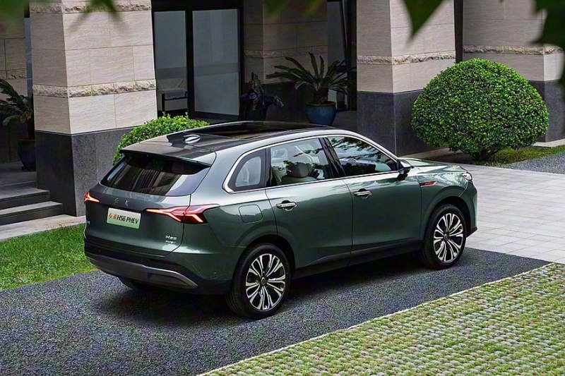 Кроссовер-рекордсмен Hongqi HS6 выходит на рынок