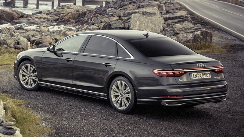 Новая Audi A8: какой она может быть