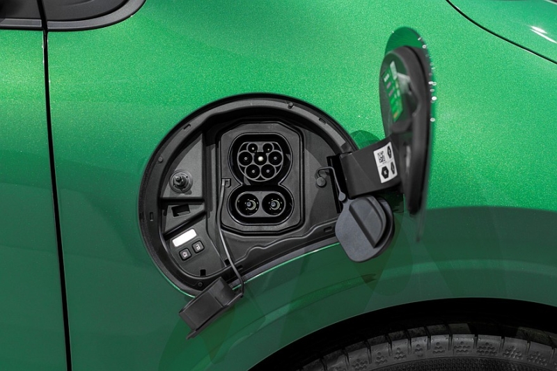 Новый Renault Twingo полностью рассекречен: дёшево, весело, но недалеко (до 263 км)