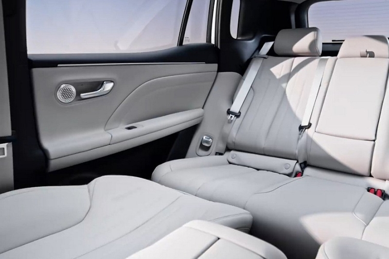 Представлен кроссовер GAC Aion i60: пока дороже брата от Toyota