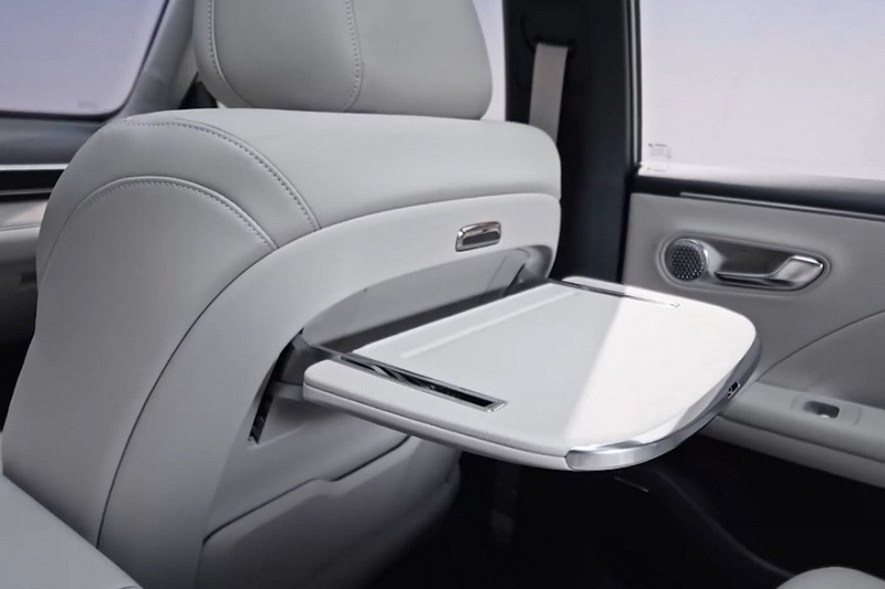 Представлен кроссовер GAC Aion i60: пока дороже брата от Toyota