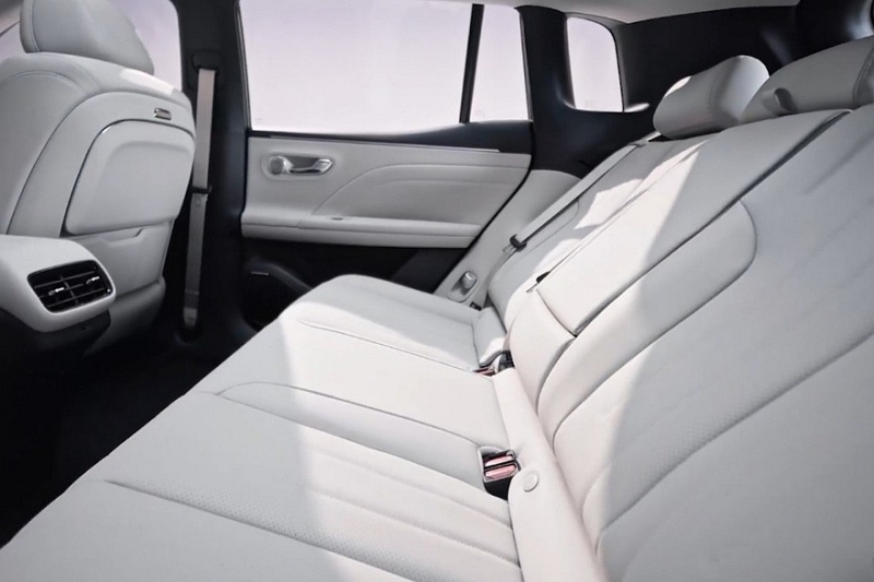 Представлен кроссовер GAC Aion i60: пока дороже брата от Toyota