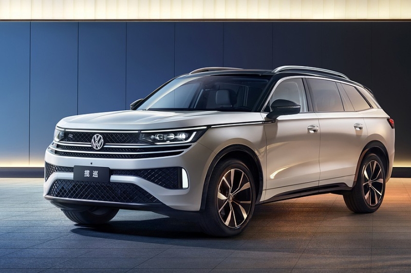 Рестайлинг принёс большому кроссоверу Volkswagen Tavendor новый салон