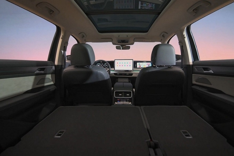 Рестайлинг принёс большому кроссоверу Volkswagen Tavendor новый салон