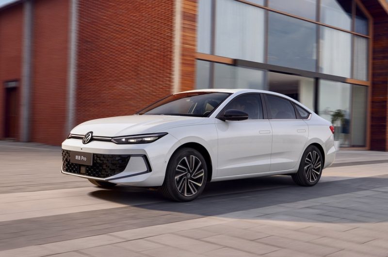 Седан Volkswagen Lavida Pro, аналог Jetta: два варианта дизайна, два мотора и скидки