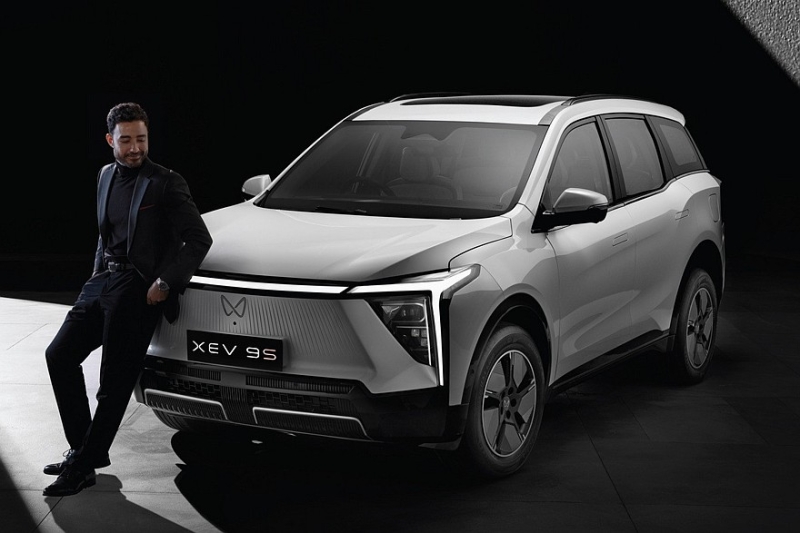 Семиместный кроссовер Mahindra XEV 9S представлен с несколькими вариантами начинки