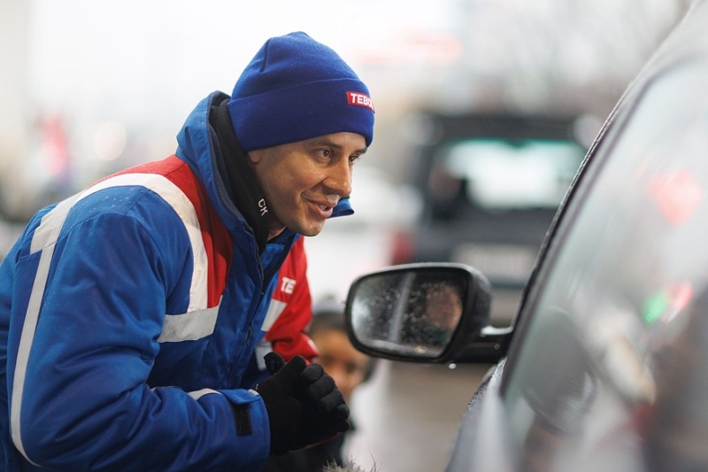 Заправиться у Димы Гордея и попытаться выиграть миллион баллов: День клиента на АЗС Teboil