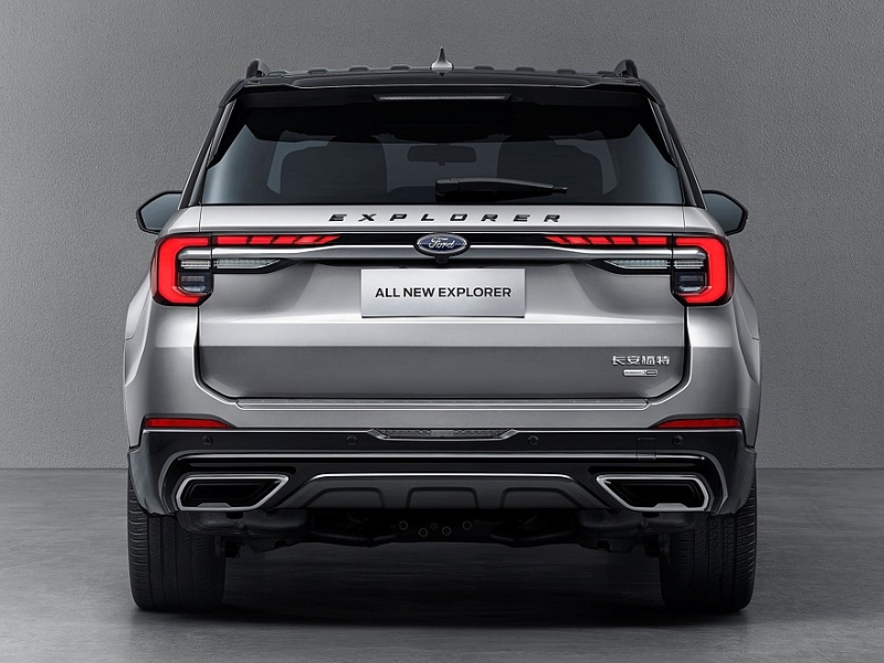 Ford Explorer для Китая: второй рестайлинг с «монобровью» и прежней техникой