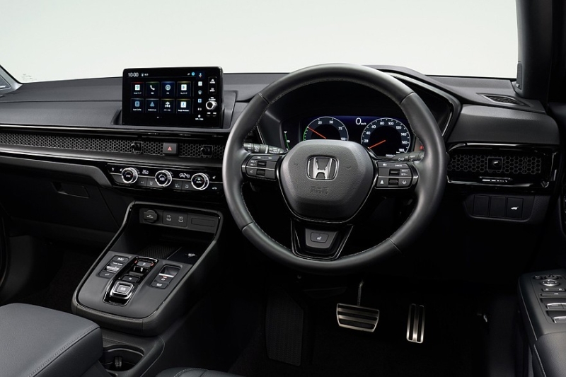 Honda CR-V готовится выйти на домашний рынок и подбирает аксессуары по торжественному случаю