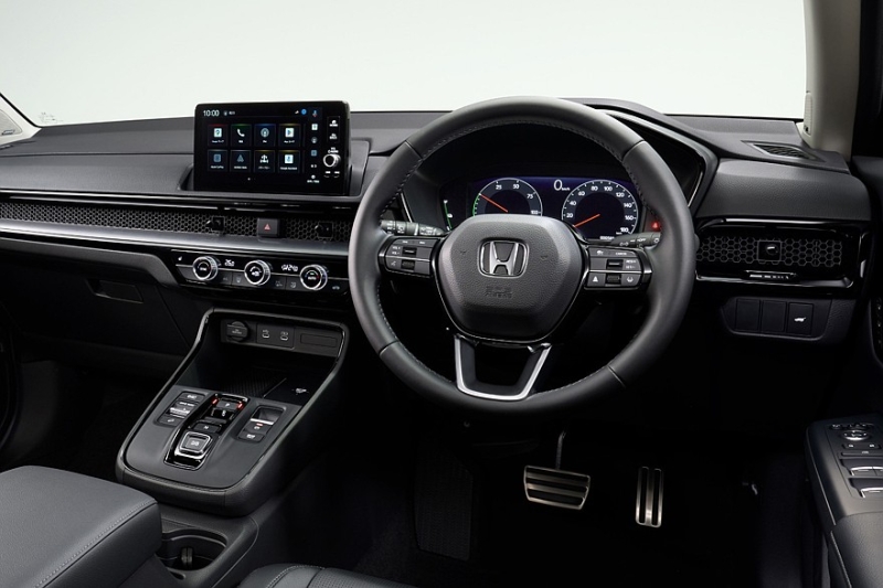 Honda CR-V готовится выйти на домашний рынок и подбирает аксессуары по торжественному случаю