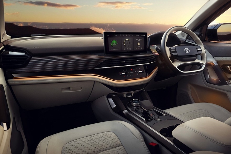 Кроссоверы Tata Harrier и Safari: теперь с бензиновым мотором