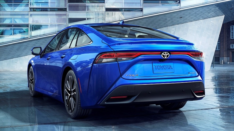 Ни заправить, ни продать: владельцы водородных седанов Mirai судятся с компанией Toyota