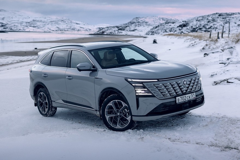 Новый Changan CS75 Plus стартует в России с топовым мотором и полным приводом: объявлены цены