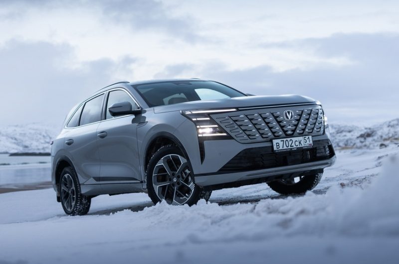 Новый Changan CS75 Plus стартует в России с топовым мотором и полным приводом: объявлены цены