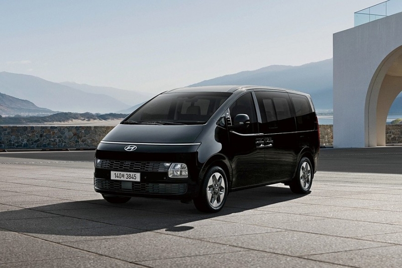 Обновлённое семейство Hyundai Staria: декор, экраны побольше и физические кнопки