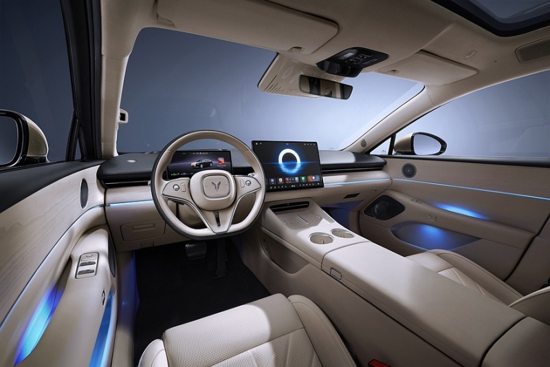 Полноприводный седан Voyah Passion L готов к старту продаж