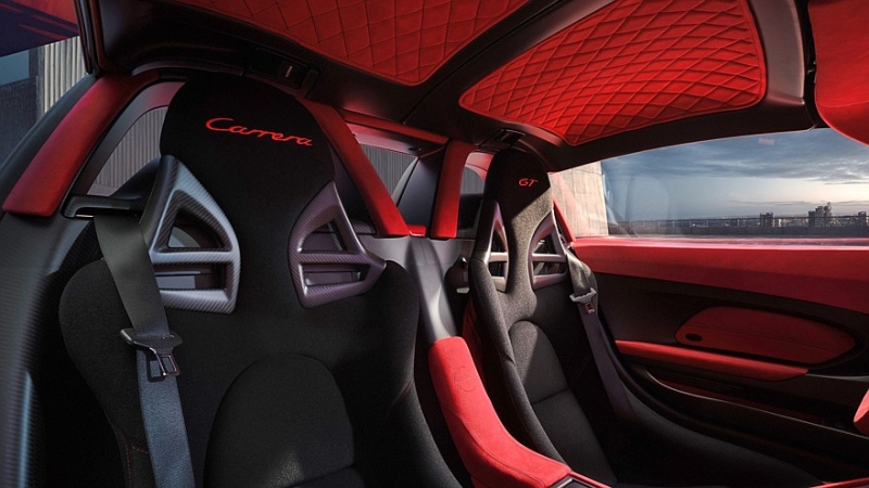 Porsche &laquo;обнулила&raquo; 20-летний суперкар Carrera GT и снабдила его ле-мановской ливреей