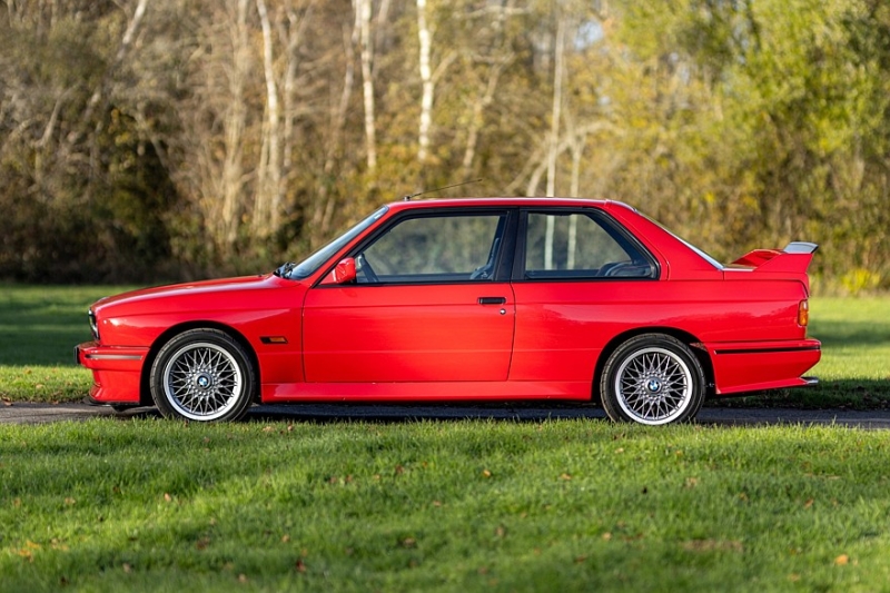 Редкий BMW M3 Sport Evolution 1990 года в идеальном состоянии продадут на аукционе