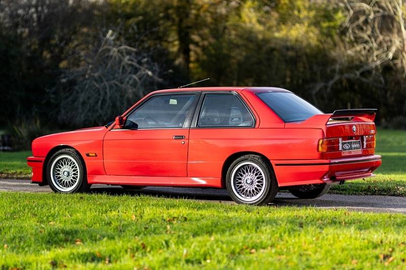Редкий BMW M3 Sport Evolution 1990 года в идеальном состоянии продадут на аукционе