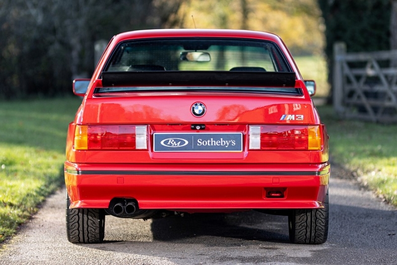 Редкий BMW M3 Sport Evolution 1990 года в идеальном состоянии продадут на аукционе