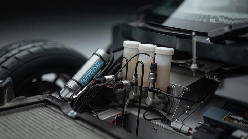 Рестомод на базе Lotus Elise от HPE SV: радикальная диета и визжащий двигатель Honda K20