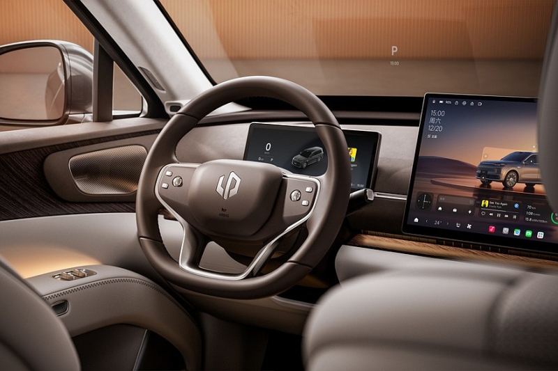 Роскошный кроссовер Leapmotor D19: полноценные фото салона