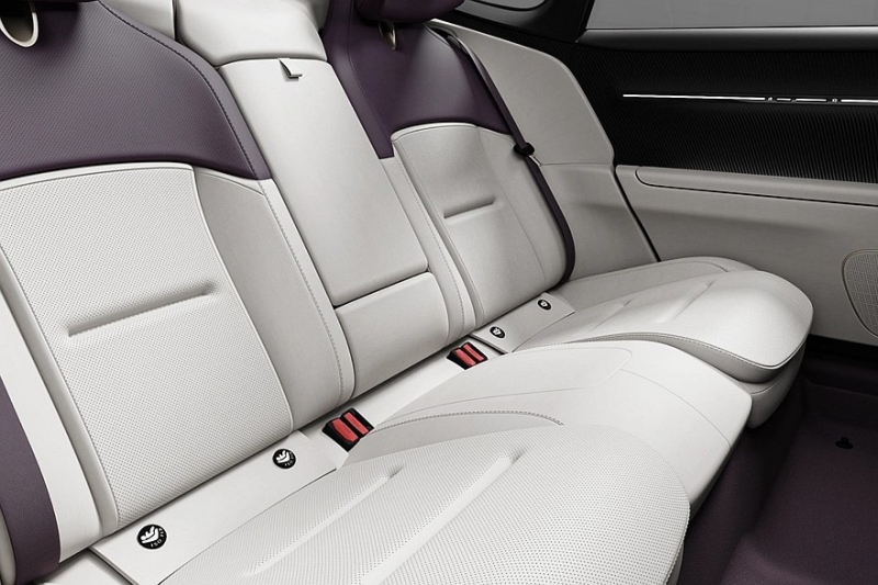 Роскошный седан Avatr 12 стартует в России: комплектации и цены