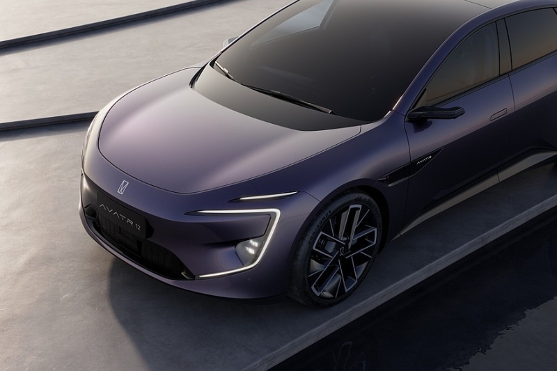 Роскошный седан Avatr 12 стартует в России: комплектации и цены