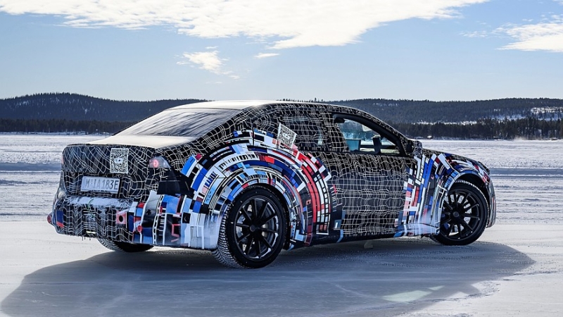 BMW M Neue Klasse появится в 2027 году со &laquo;свистелками&raquo; и имитацией коробки передач