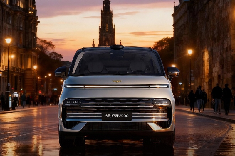 Минивэн Geely Galaxy V900: стандартный полный привод и эмблема из чистого золота