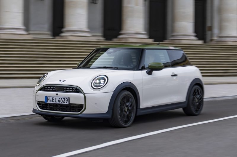 Модная спецверсия Mini Cooper Paul Smith Edition выходит на рынок